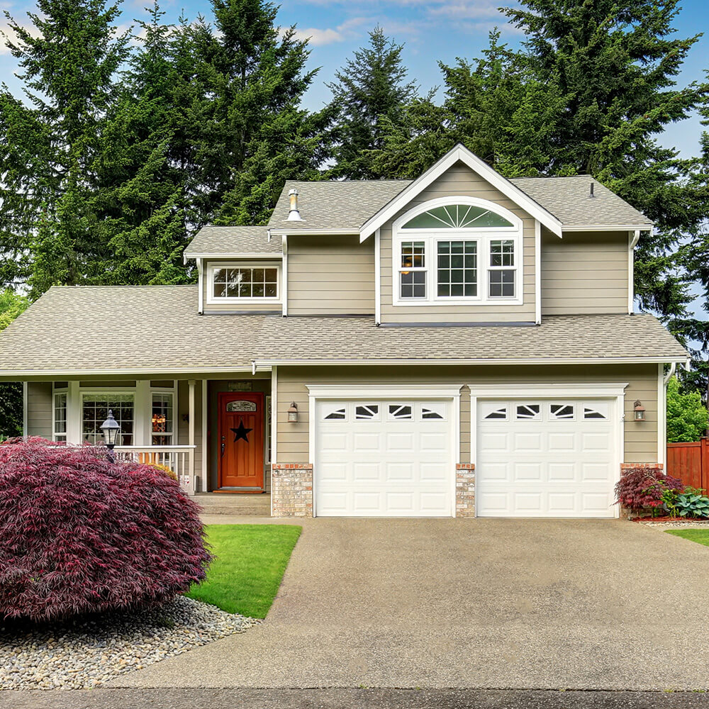 asphalt shingle roof on residential home in pendleton indiana